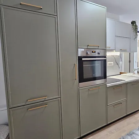 Airport1 Apartment *