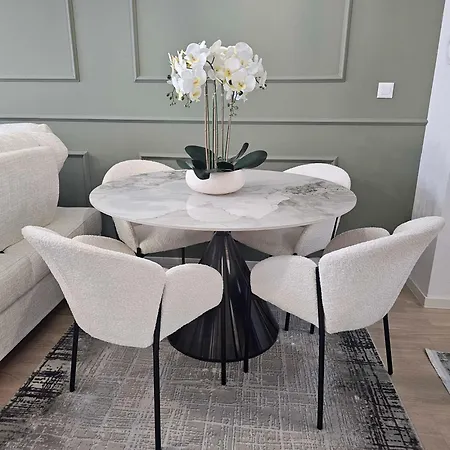 Apartment Airport1 *